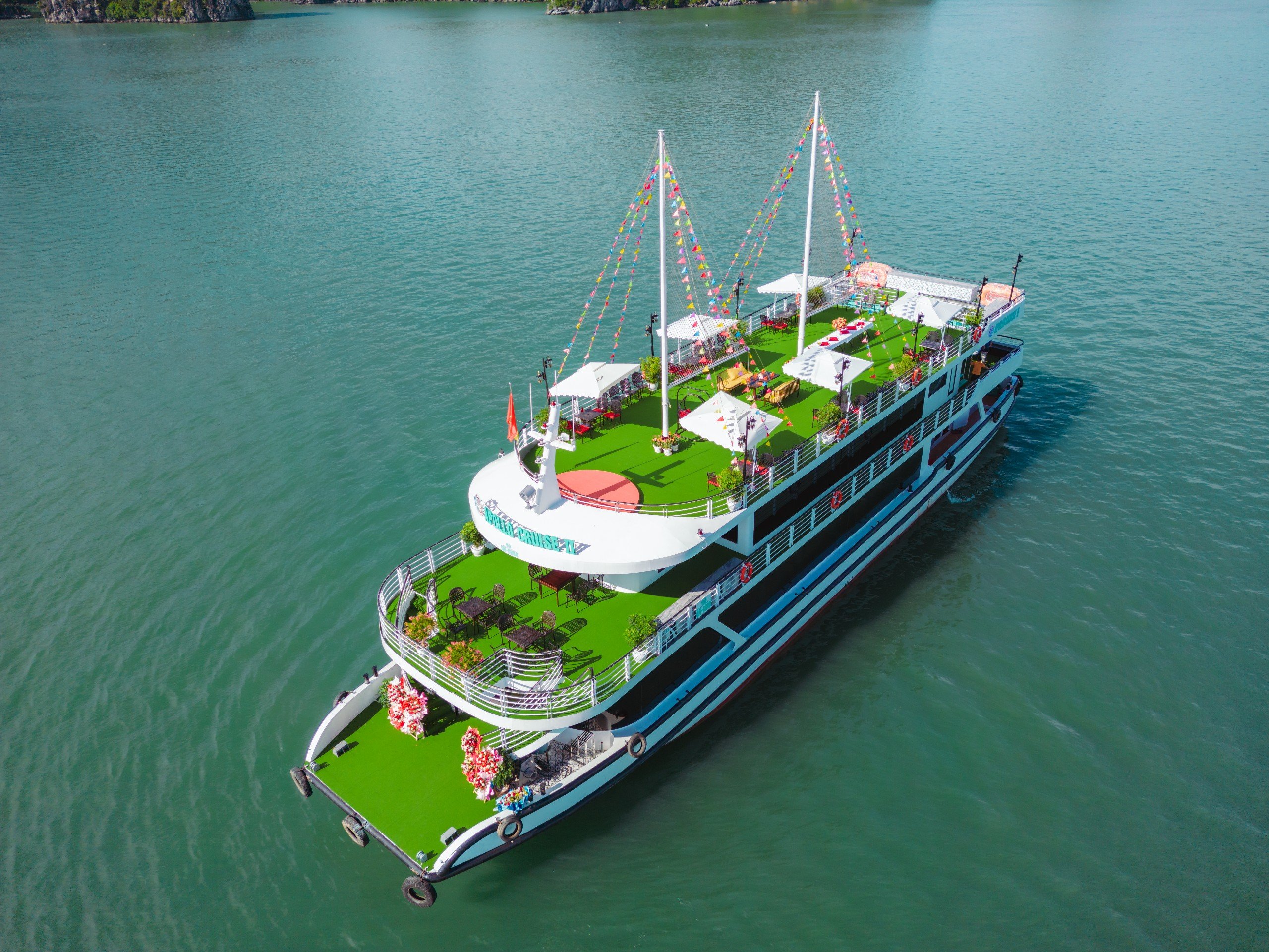 Experience the Luxury - Wonder of the sea in Ha Long Bay