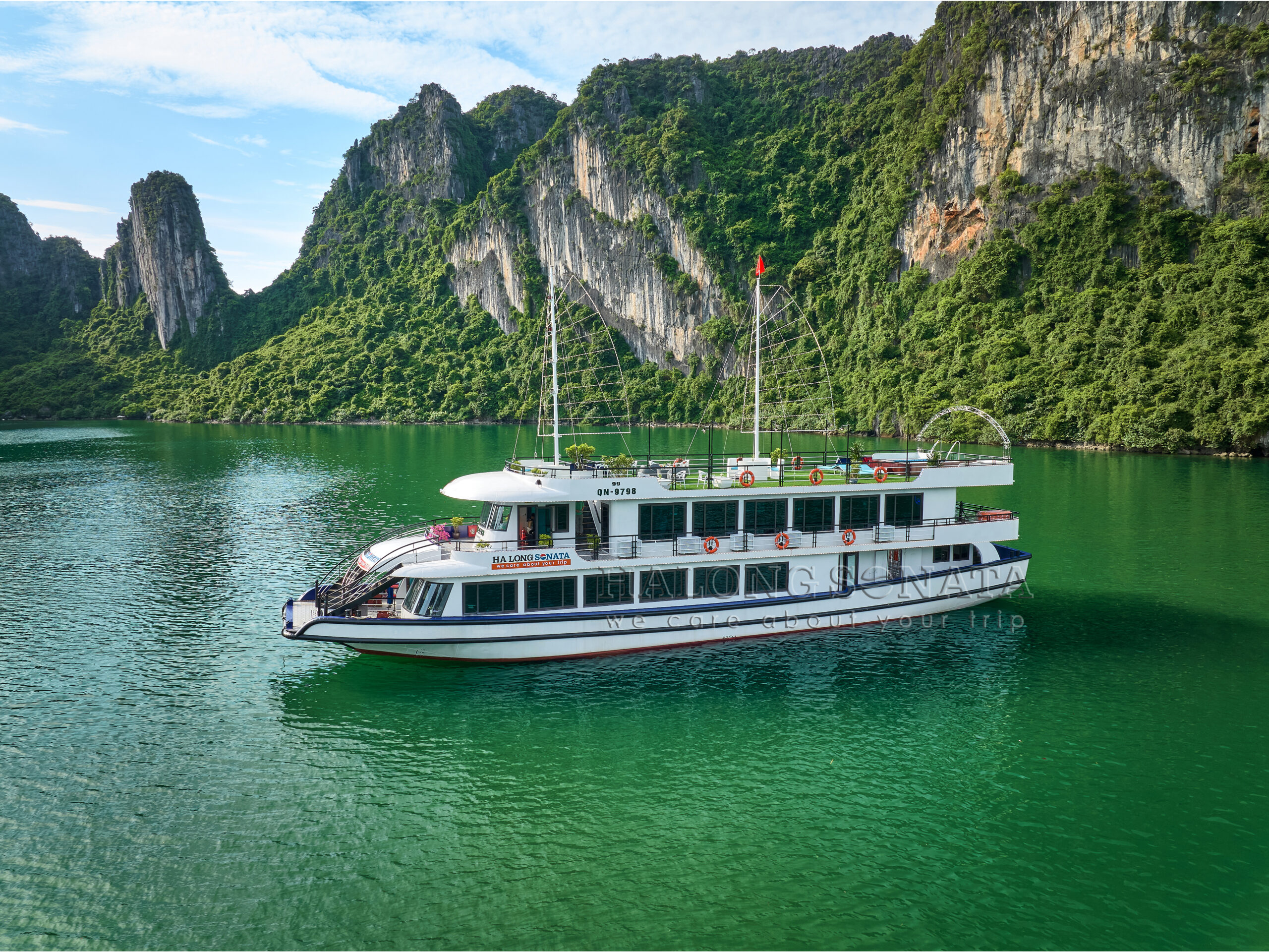Sonata Ha Long – Discover on a 5-Star Day Cruise