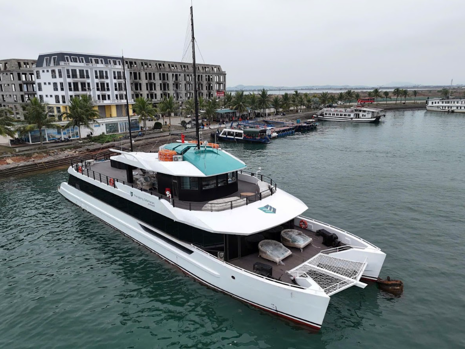 The Catamaran Premium Cruise - Luxury Day Trip
