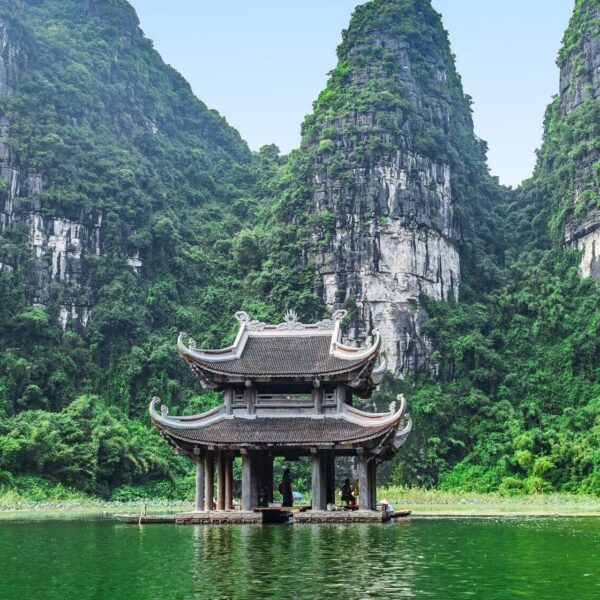 Hoa Lu – Trang An – Mua Cave Full Day Tour