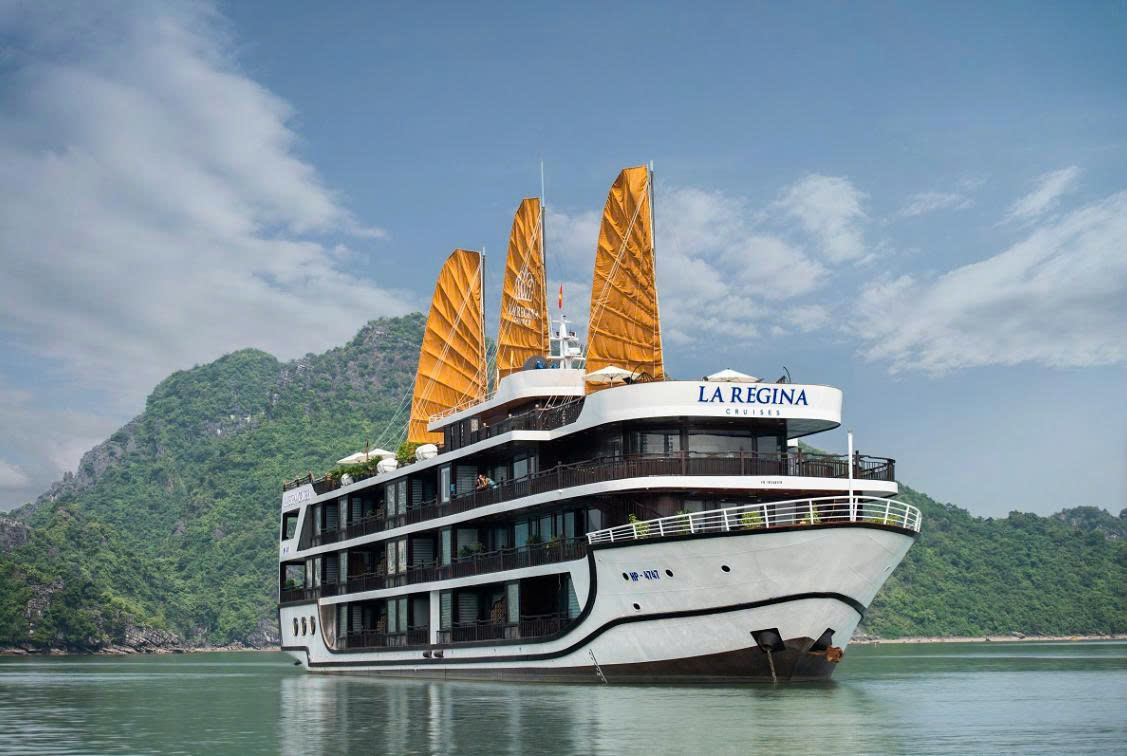 La Regina Legend – Overnight Cruise in Lan Ha Bay